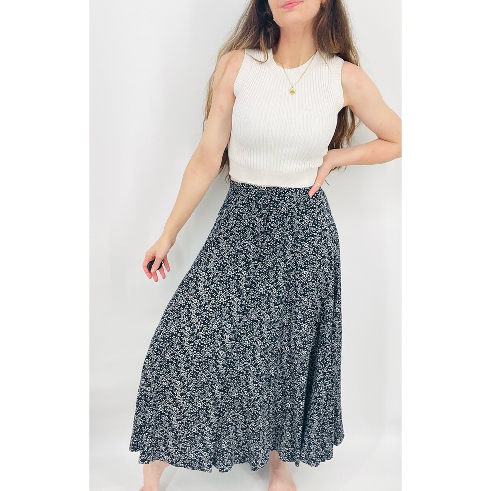 Vintage Black and White Floral Maxi Skirt - Picture 2 of 15